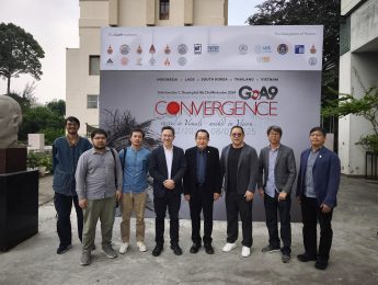 Faculty of Decorative Arts executives attend the exhibition and meet with educational institutions in Ho Chi Minh City